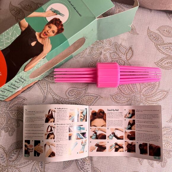 No Heat Curling PinβCurls Victory Rolls 2 Sizes Booklet PINK 1920 Vintage Look - Picture 1 of 16